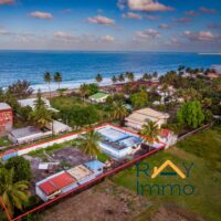 VILLA sur un grand terrain 2eme plan face à la mer à vendre à Salazamay Toamasina